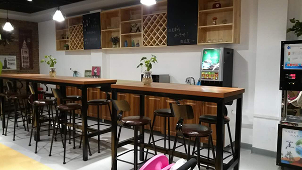服務大廳吧臺